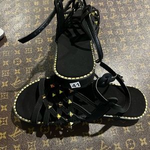 Black sandal with Gold, small spikes